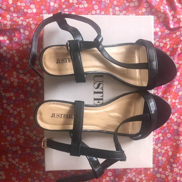 Iris T-Strap Wedge Sandals - Picture 7 of 8